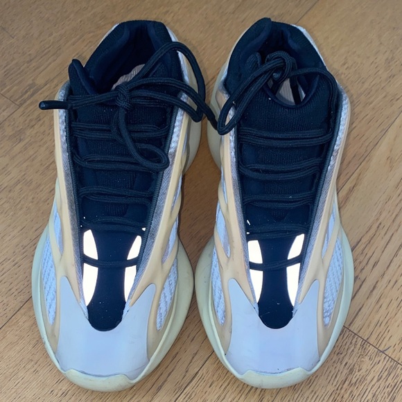 YEEZY V3 700 ‘Azael’ M6.5/W8 - Picture 1 of 5